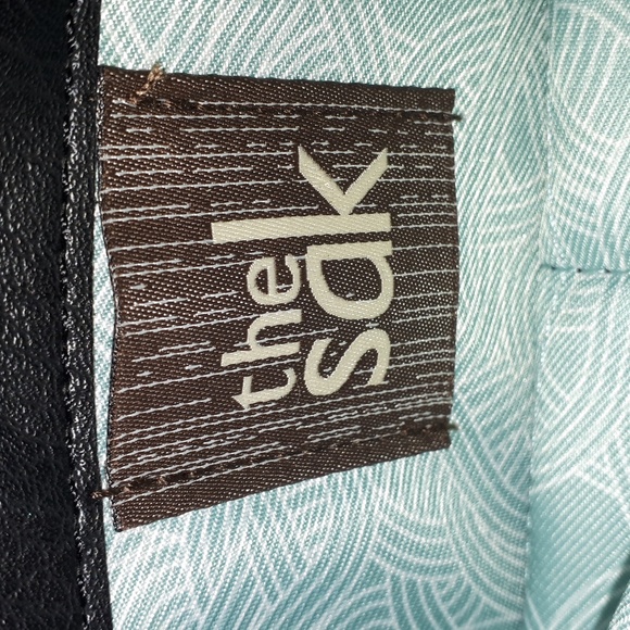 The Sak~ Black Leather Iris Wallet with Wristlet - Picture 4 of 4